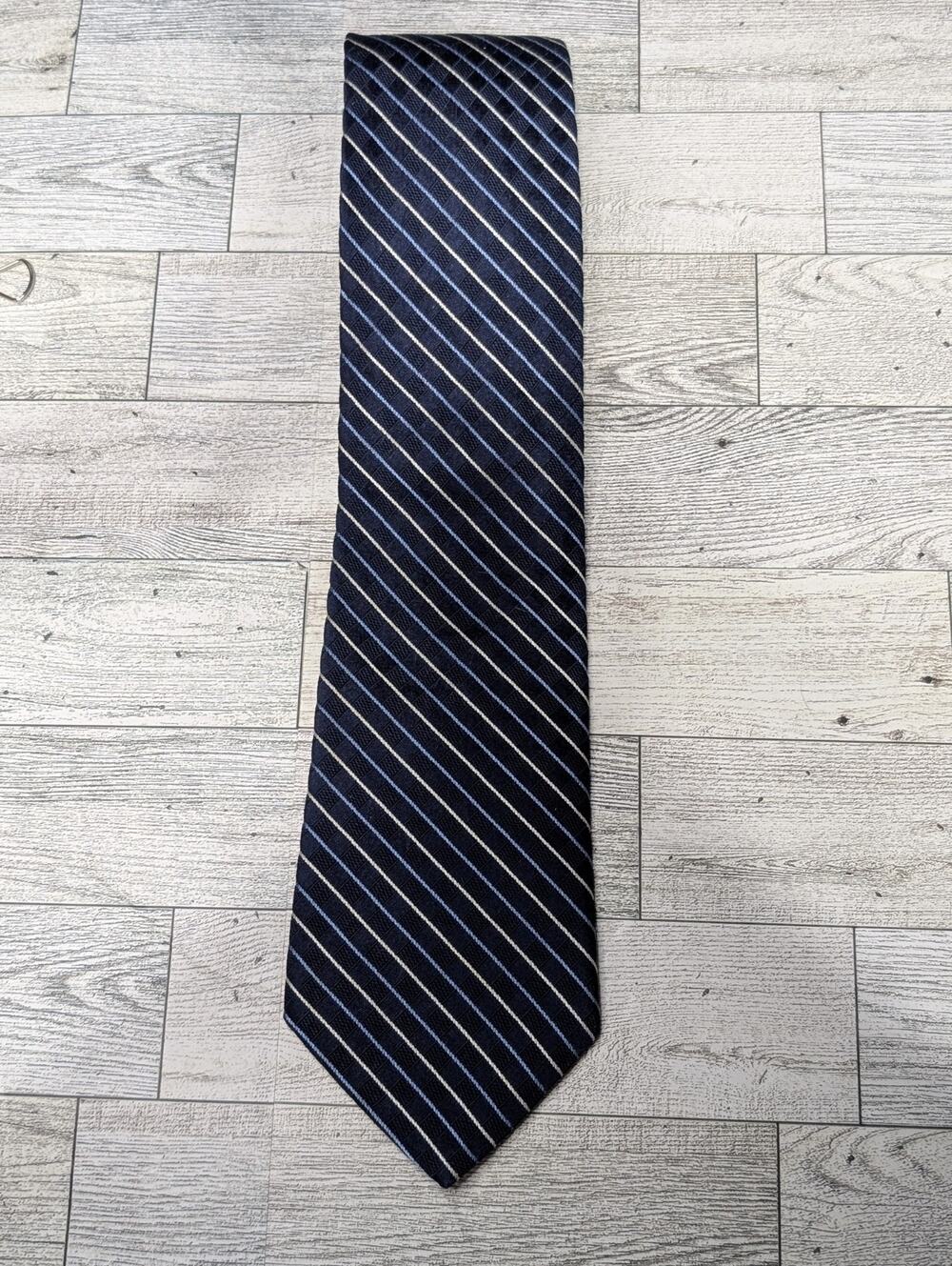 Tommy Hilfiger Mens Tie Navy Blue And Light Blue Stripes 3.75 X 60
